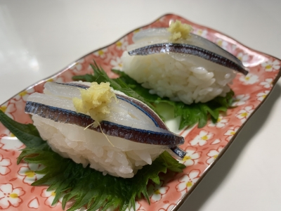 トウゴロウイワシの握り寿司