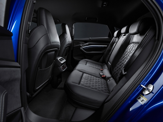 Audi SQ8 Sportback e-tron [2023] 008