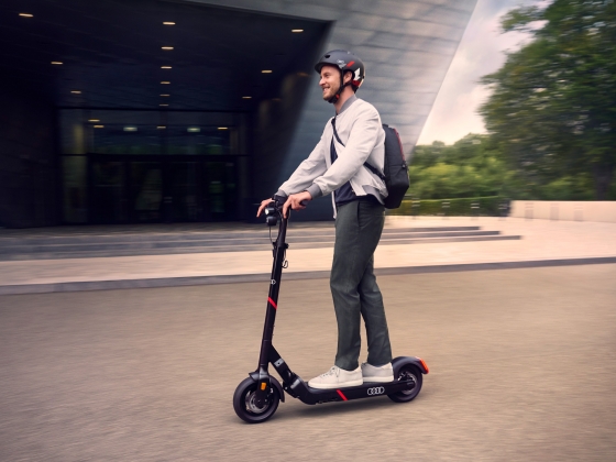 Audi electric kick scooter powered by EGRET [2023] 003