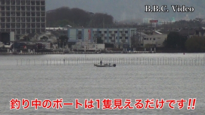 雨の月曜日!! 琵琶湖南湖は釣り中のボートが1隻見えるだけです #今日の琵琶湖（YouTubeムービー 22/12/26）