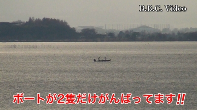 曇天軽風の琵琶湖南湖!! ボートが2隻と岸釣りアングラーが1人がんばってます #今日の琵琶湖（YouTubeムービー 23/01/02）