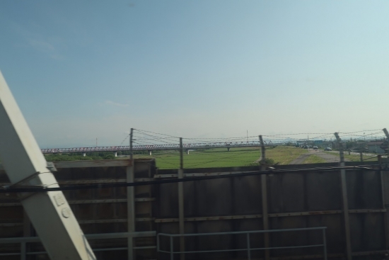 新幹線の車窓から　揖斐川河川敷