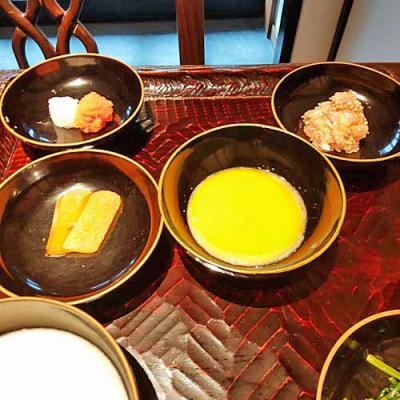 富士屋旅館朝食のカラスミ、明太子、生卵、鰤のなめろう