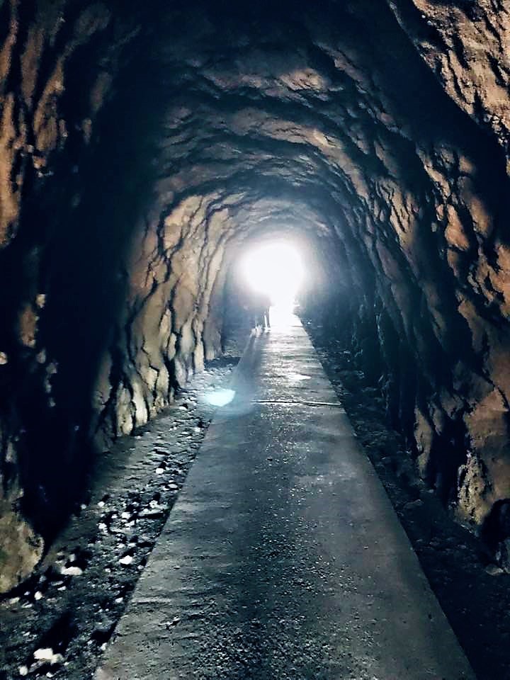 7角田灯台コースの洞窟