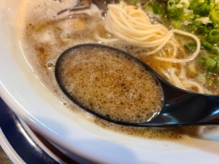 ごたる　黒マー油ラーメン　スープ