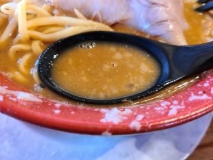 だるまや亀田店　味噌ラーメン　スープ