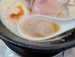 縁道大通店　鶏そば　スープ