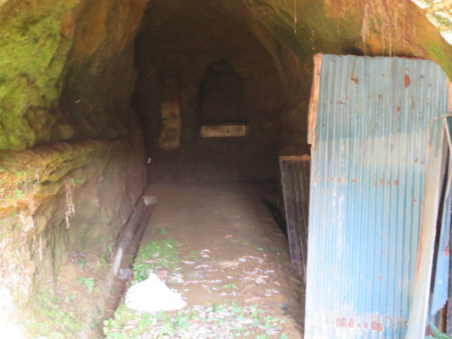 威光寺の弁天洞窟６