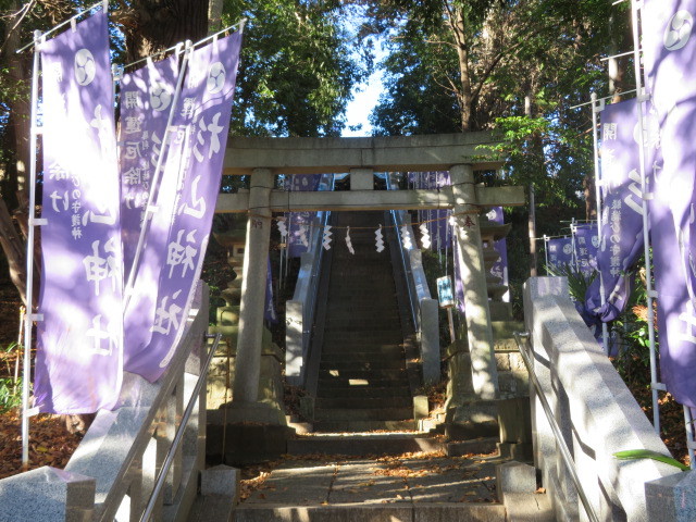 平尾杉山神社の参道３
