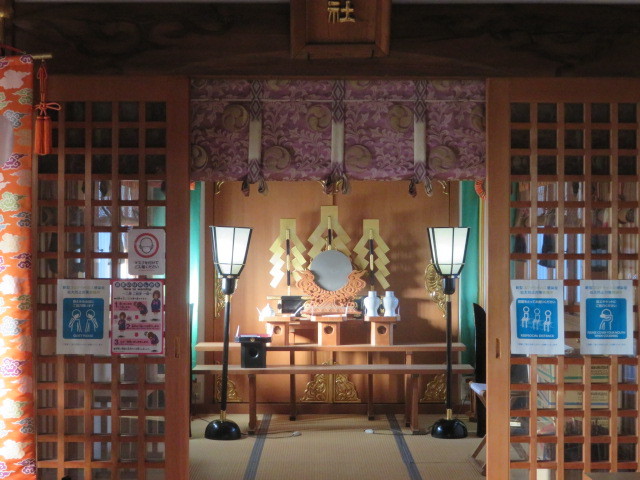 平尾杉山神社の本殿３