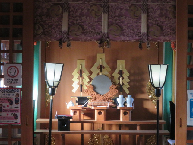 平尾杉山神社の本殿４