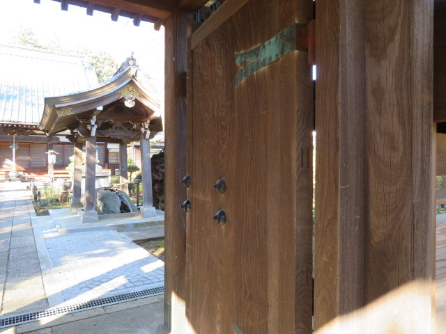 妙楽寺の山門５