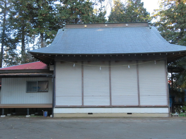 菅生神社の境内１