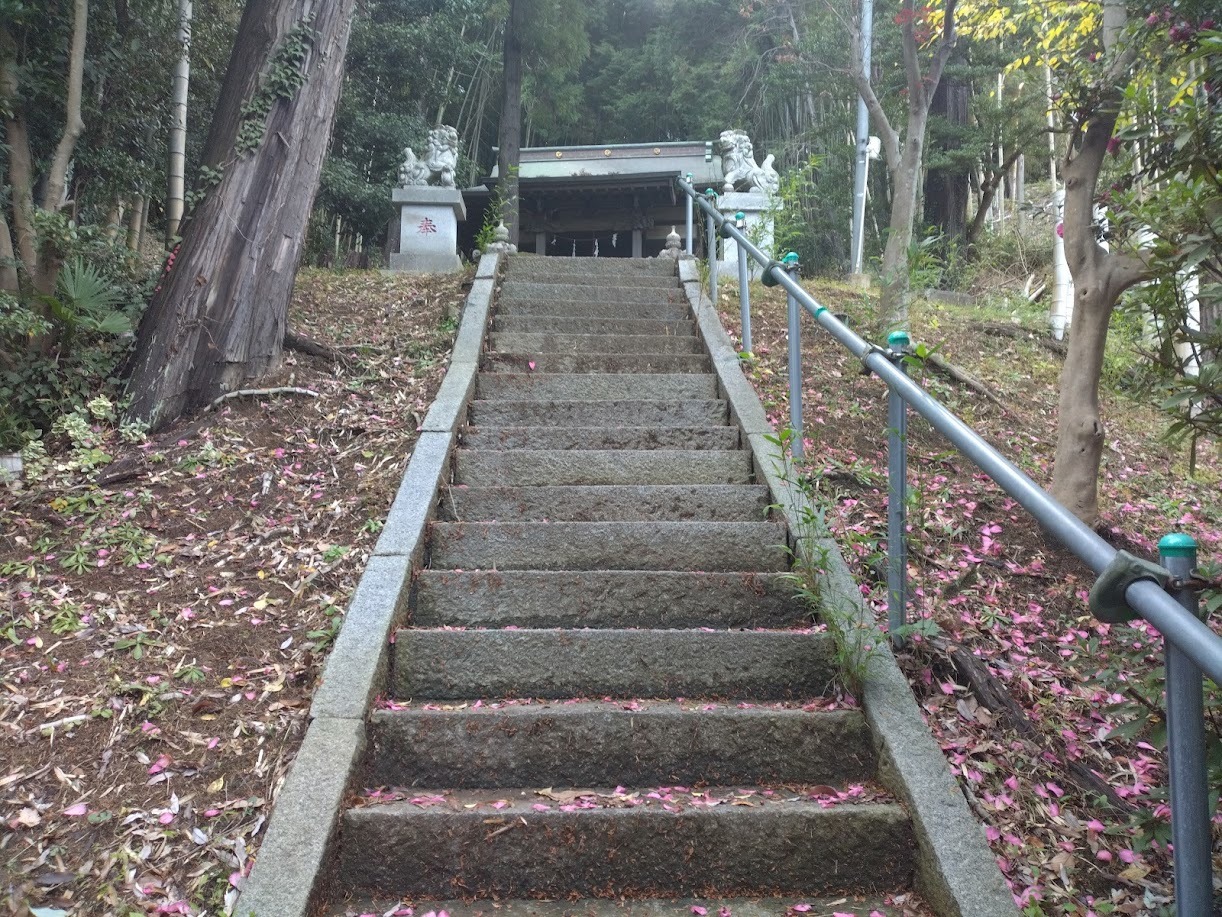 子之辺神社の参道２