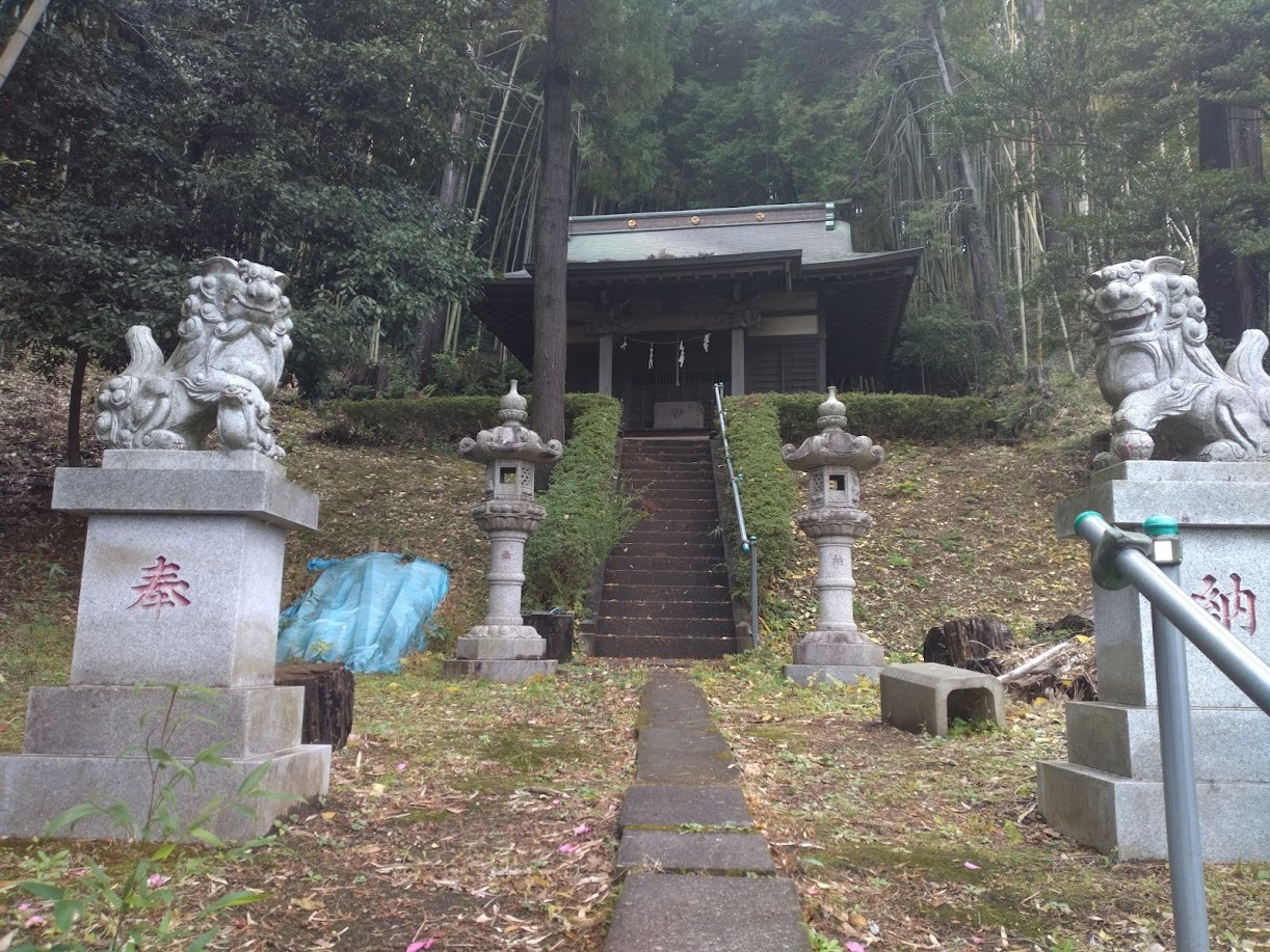 子之辺神社の参道３
