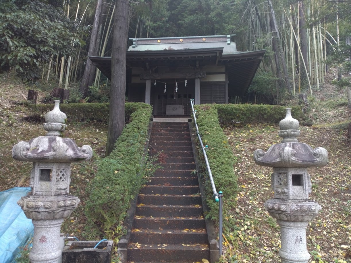 子之辺神社の社殿１
