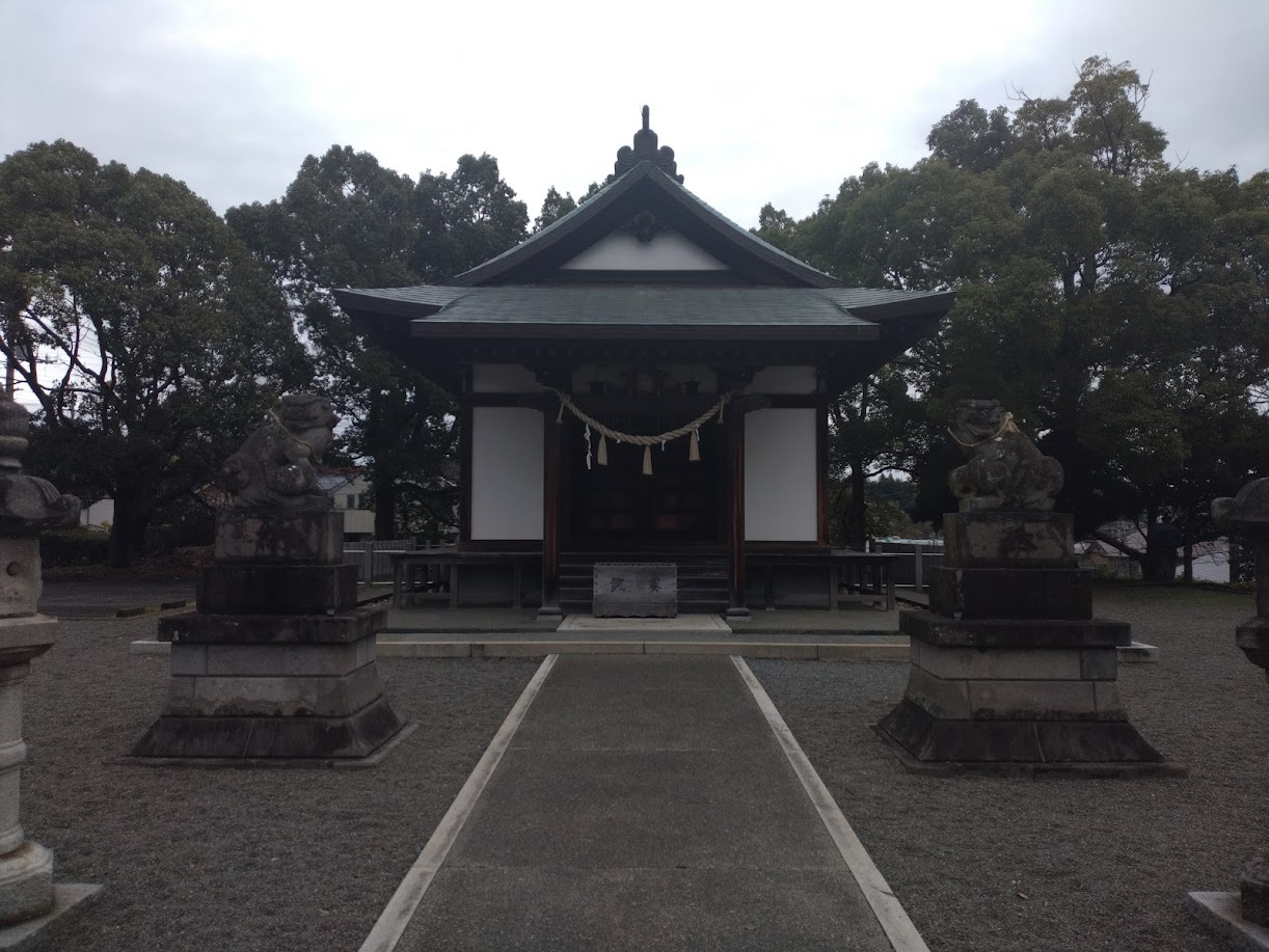 上恩田杉山神社の社殿１