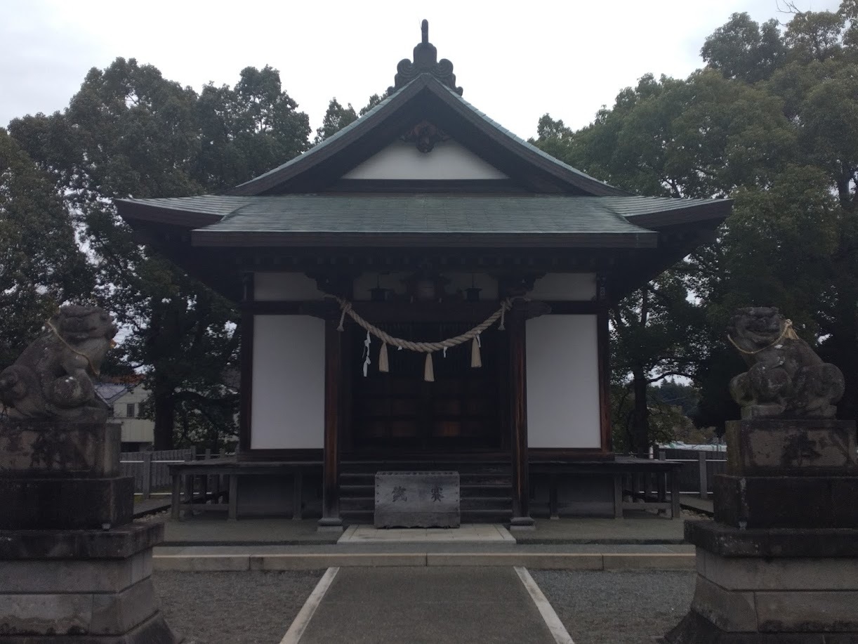 上恩田杉山神社の社殿２
