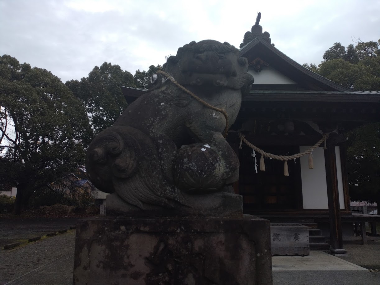上恩田杉山神社の境内３