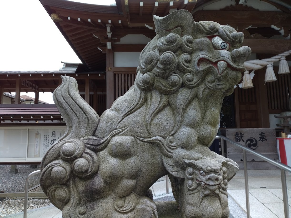 神鳥前川神社の参道・二の鳥居１
