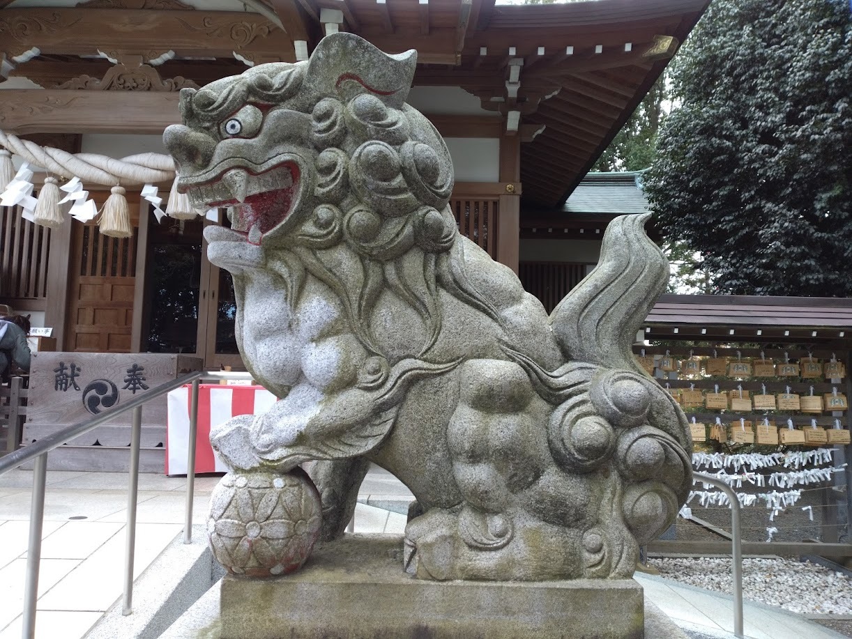 神鳥前川神社の境内１２
