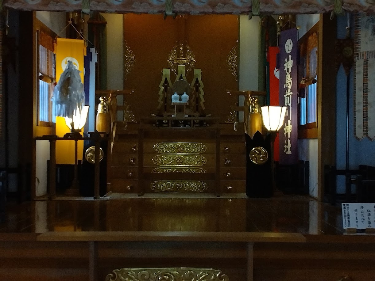 神鳥前川神社の社殿８