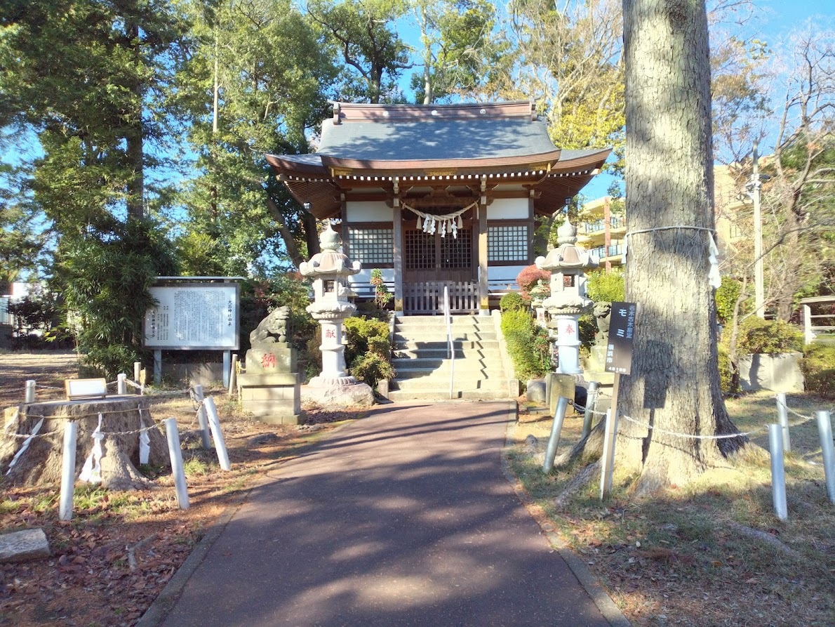 大石神社の拝殿１