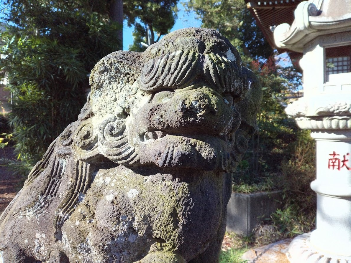 大石神社の境内６