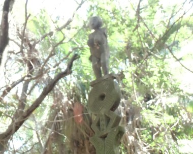 マダかスカルのマレー系が残した石像